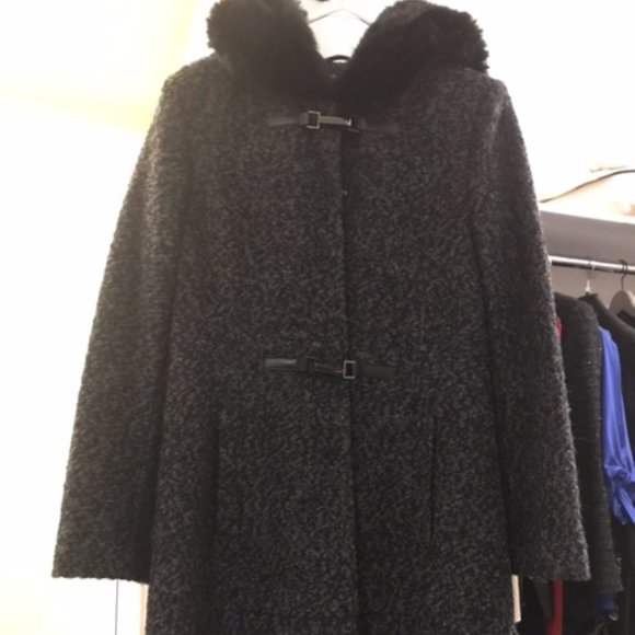 Long warm wool coat. Stylish and classy! - Picture 2 of 11